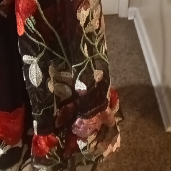 NWOT eci black multi-colored floral laced blouse w sheer bell sleeves Size Small - Picture 6 of 8